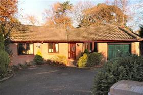3 bedroom Bungalow f...