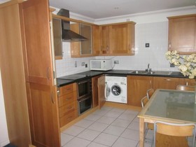 2 bedroom Flat to re...