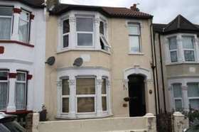 2 bedroom Property t...