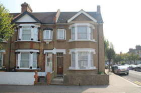 3 bedroom End of Ter...