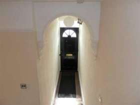 2 bedroom Property t...