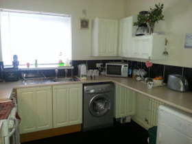 3 bedroom Flat to re...