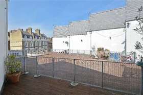 2 bedroom Property t...
