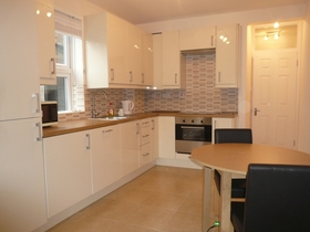 2 bedroom Flat to re...