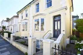 1 bedroom Property t...