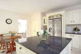 6 bedroom Detached t...