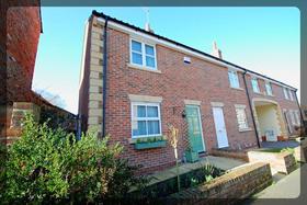 2 bedroom End of Ter...