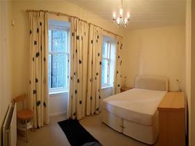 2 bedroom Flat to re...