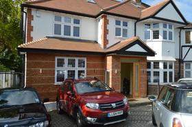 1 bedroom Detached t...