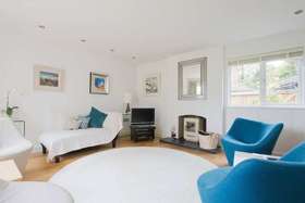 4 bedroom Detached t...