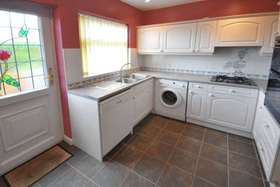 3 bedroom Bungalow t...