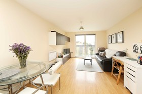 1 bedroom Flat to re...