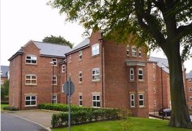 2 bedroom Flat for s...