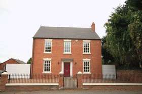 4 bedroom Detached t...