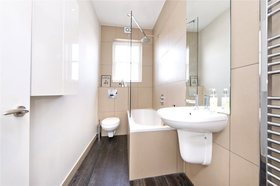 1 bedroom Flat to re...