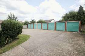 2 bedroom Flat for s...