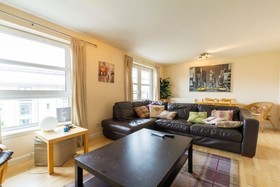 4 bedroom Flat to re...