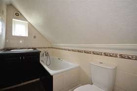 3 bedroom Bungalow f...