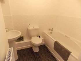 2 bedroom Detached f...