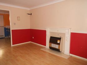 2 bedroom Property t...