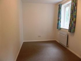 2 bedroom Flat to re...