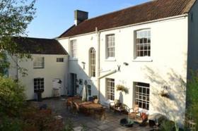 5 bedroom Detached f...