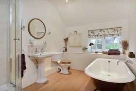 5 bedroom Detached f...