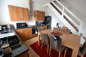 2 bedroom Terraced t...