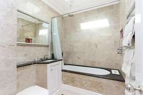 2 bedroom Flat to re...