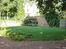 2 bedroom Flat to re...