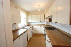 2 bedroom Flat for s...