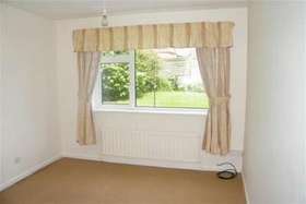 2 bedroom Bungalow t...