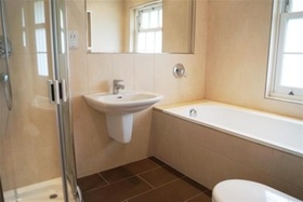 4 bedroom Detached t...