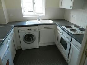 2 bedroom Flat to re...