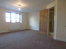 4 bedroom Detached t...