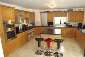 4 bedroom Detached t...