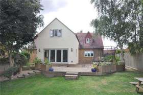 5 bedroom Detached f...