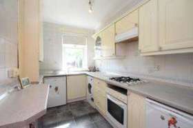 2 bedroom Flat for s...