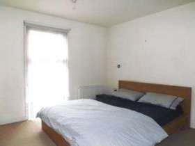 2 bedroom Flat for s...