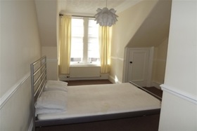 2 bedroom Flat to re...