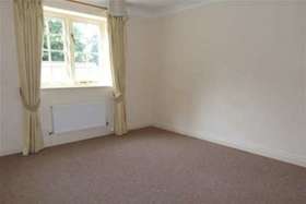 5 bedroom Detached t...