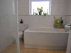 2 bedroom Flat for s...