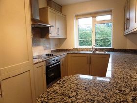 2 bedroom Flat to re...