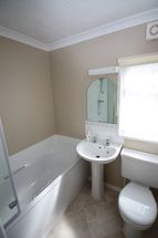 2 bedroom Property f...