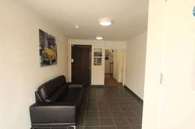 2 bedroom Flat to re...