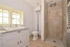 4 bedroom Detached f...