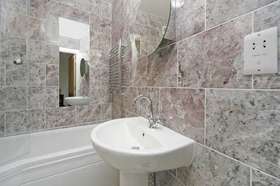 2 bedroom Flat to re...