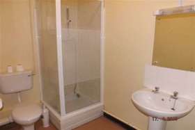 1 bedroom Property t...