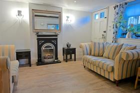 6 bedroom Detached f...