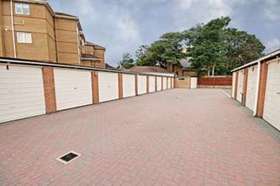 3 bedroom Flat for s...